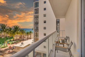 Rooftop Pool - Balcony - Hollywood Beach - Gym
